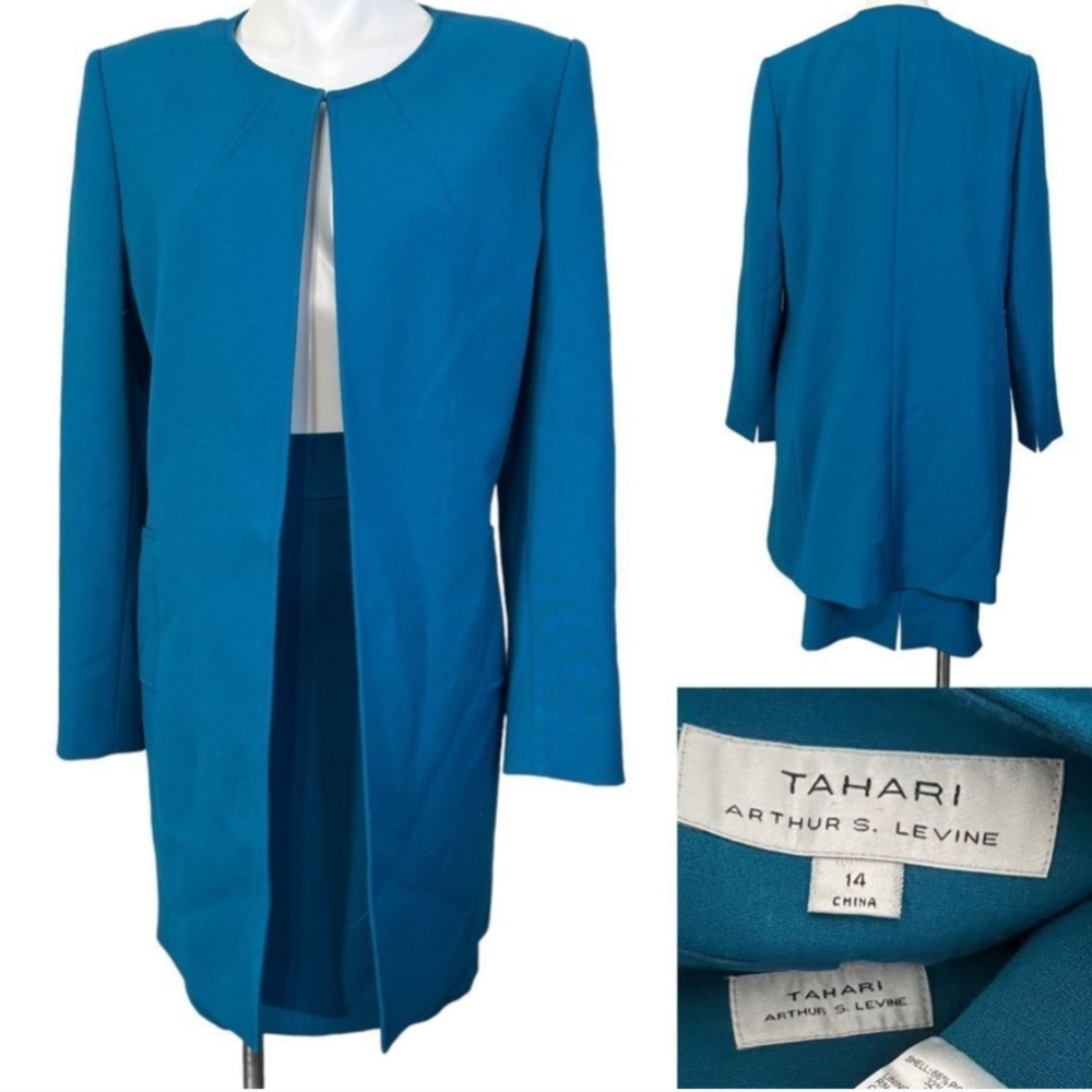 Tahari Blue Blazer with Minimalist Design and Open Front